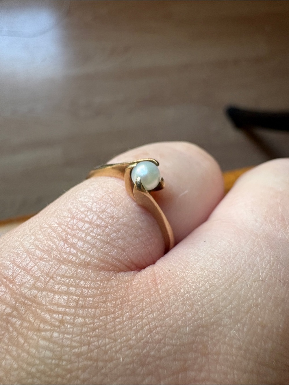 10K Yellow Gold Vintage Style Ring with Pearl, size 7